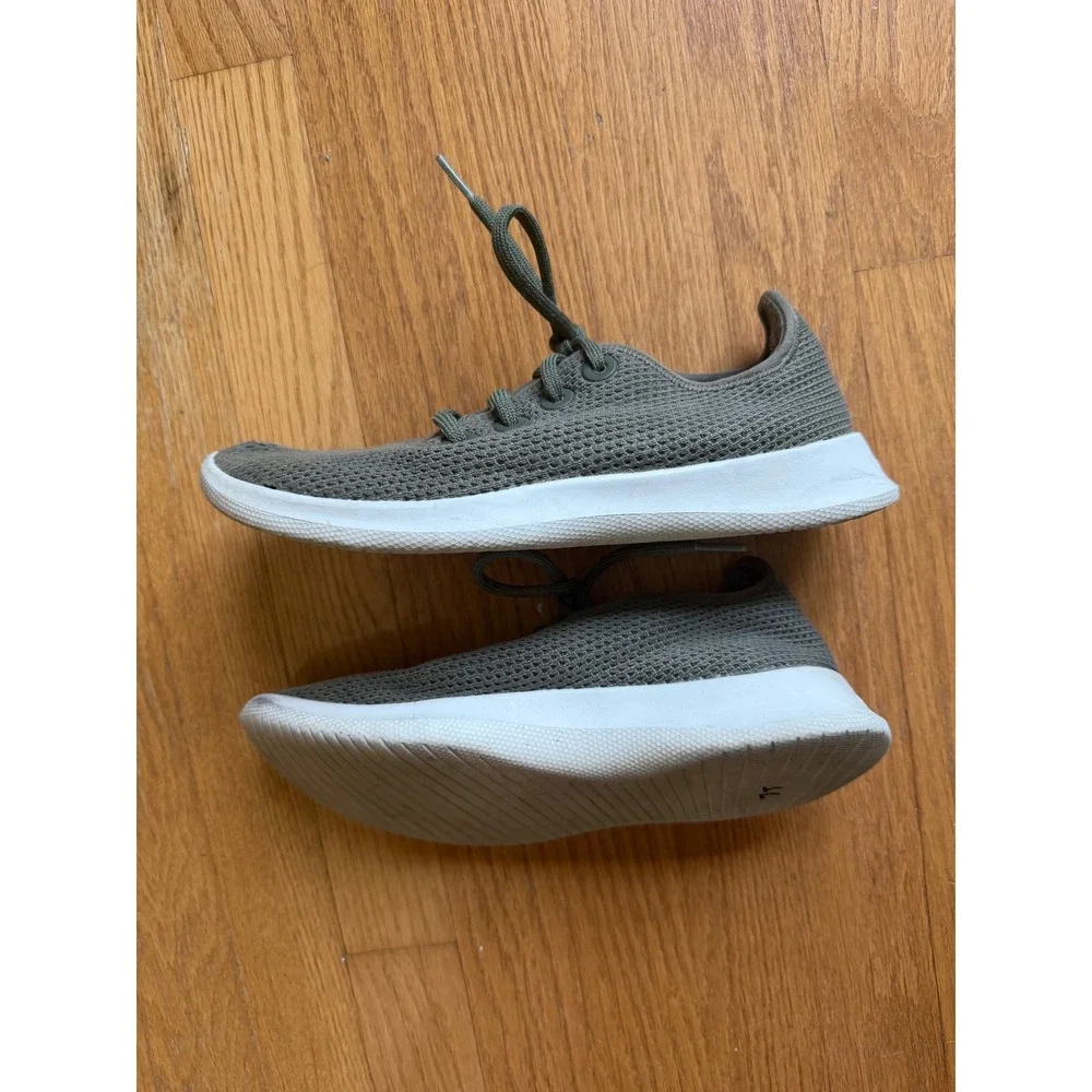 Allbirds Tree Runners Size W8 Olive Green Sustainable Mesh Sneakers